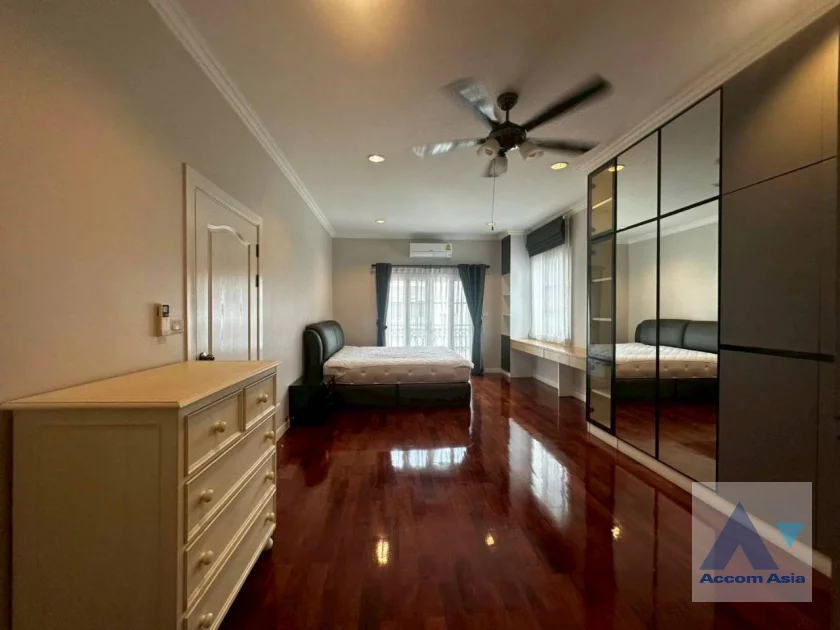 34  4 br House For Rent in Bang Na ,Bangkok  at Fantasia Villa 4 AA31653
