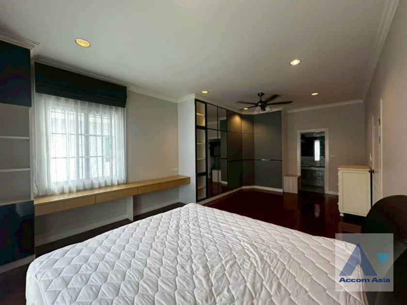 40  4 br House For Rent in Bang Na ,Bangkok  at Fantasia Villa 4 AA31653