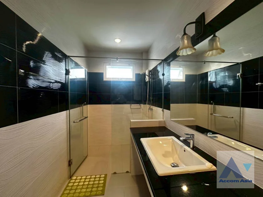 45  4 br House For Rent in Bang Na ,Bangkok  at Fantasia Villa 4 AA31653