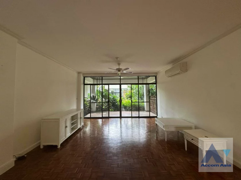 unitGround Floor, Big Balcony, Pet friendly |  2 Bedrooms  Apartment For Rent in Sathorn, Bangkok  near BTS Chong Nonsi - BRT Technic Krungthep (2018203)