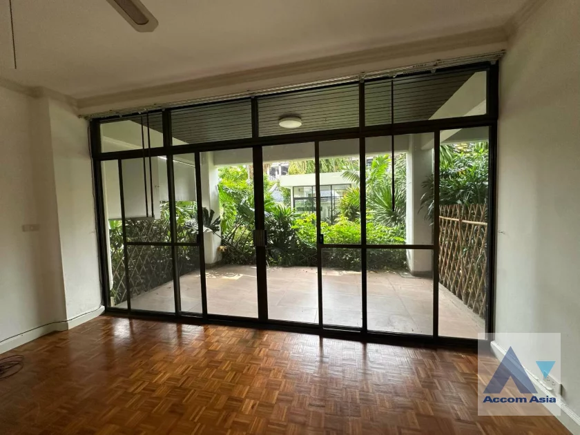 unitGround Floor, Big Balcony, Pet friendly |  2 Bedrooms  Apartment For Rent in Sathorn, Bangkok  near BTS Chong Nonsi - BRT Technic Krungthep (2018203)