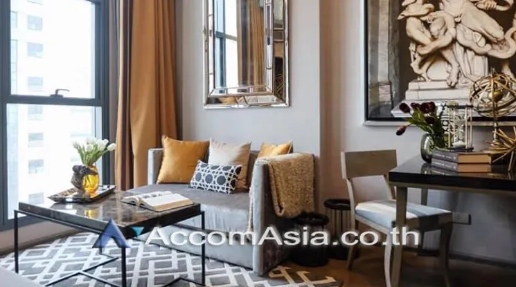 unit 1 Bedroom  Condominium For Sale in Silom, Bangkok  near BTS Surasak (AA24390)