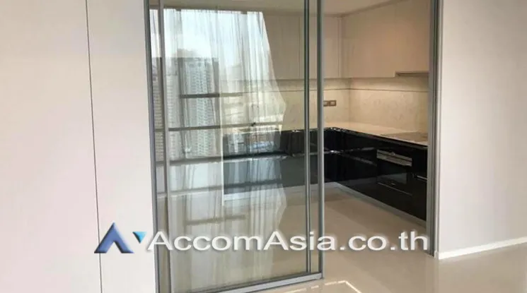unit 2 Bedrooms  Condominium For Sale in Sathorn, Bangkok  near BTS Surasak (AA24392)