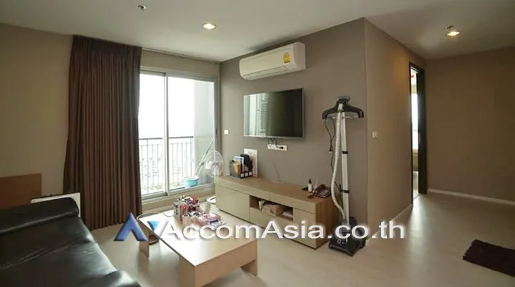 unit 2 Bedrooms  Condominium For Rent & Sale in Sathorn, Bangkok  near BTS Saphan Taksin (AA24406)
