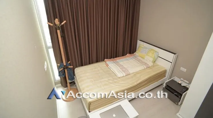 unit 2 Bedrooms  Condominium For Rent & Sale in Sathorn, Bangkok  near BTS Saphan Taksin (AA24406)