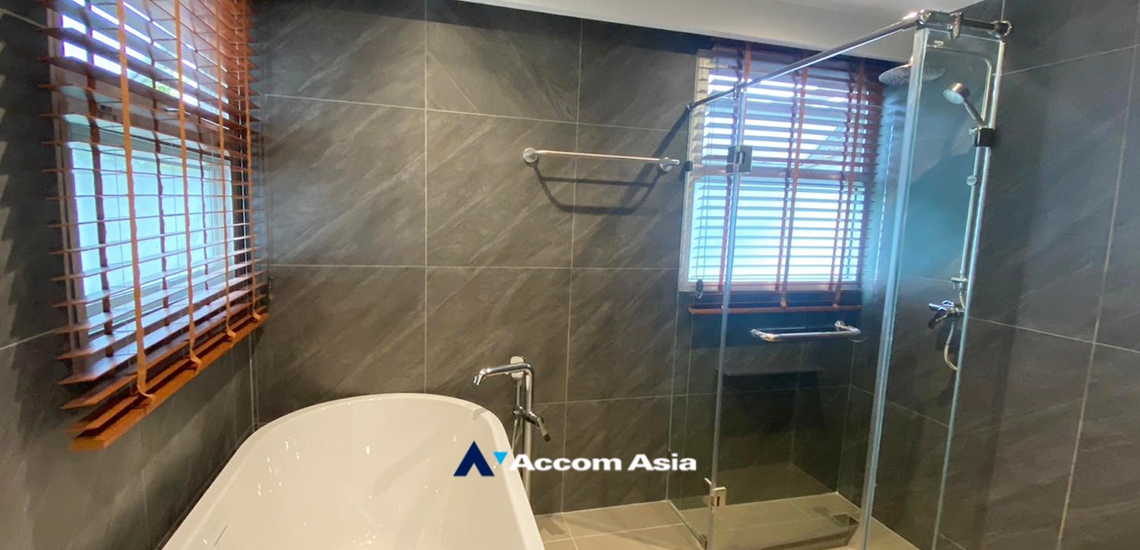 21  4 br House for rent and sale in Sukhumvit ,Bangkok BTS Phrom Phong at House suite for family AA24413