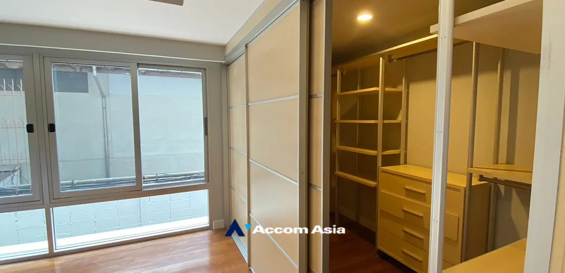 12  4 br House for rent and sale in Sukhumvit ,Bangkok BTS Phrom Phong at House suite for family AA24413