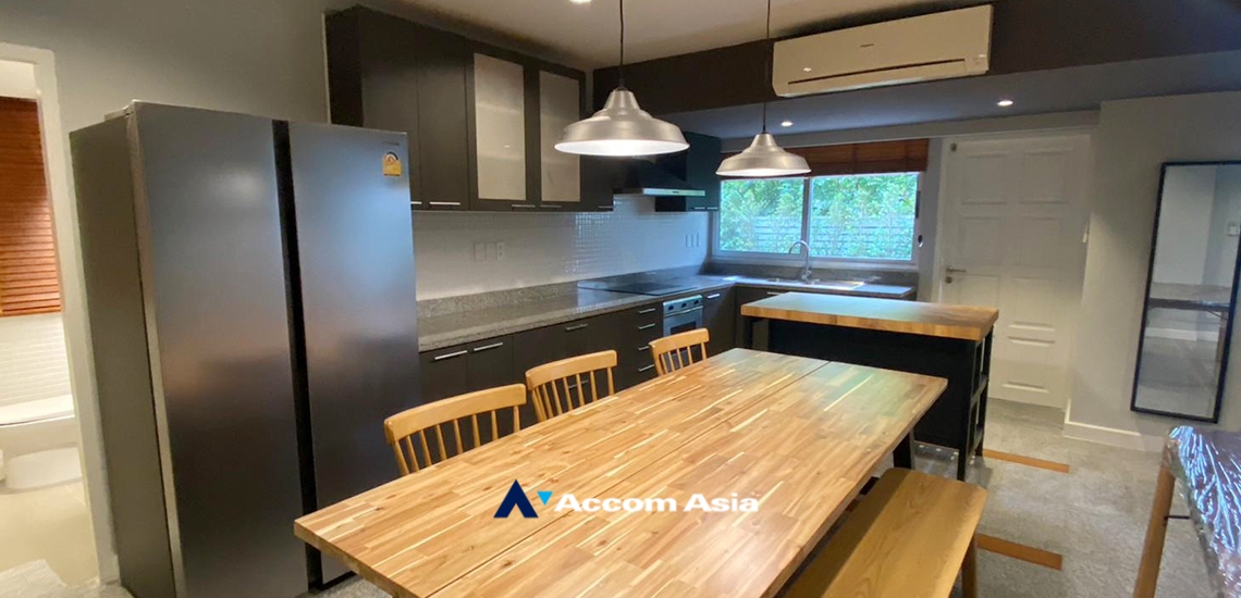 6  4 br House for rent and sale in Sukhumvit ,Bangkok BTS Phrom Phong at House suite for family AA24413