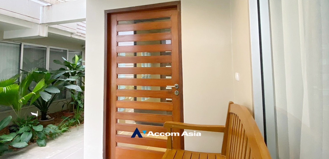  1  4 br House for rent and sale in Sukhumvit ,Bangkok BTS Phrom Phong at House suite for family AA24413