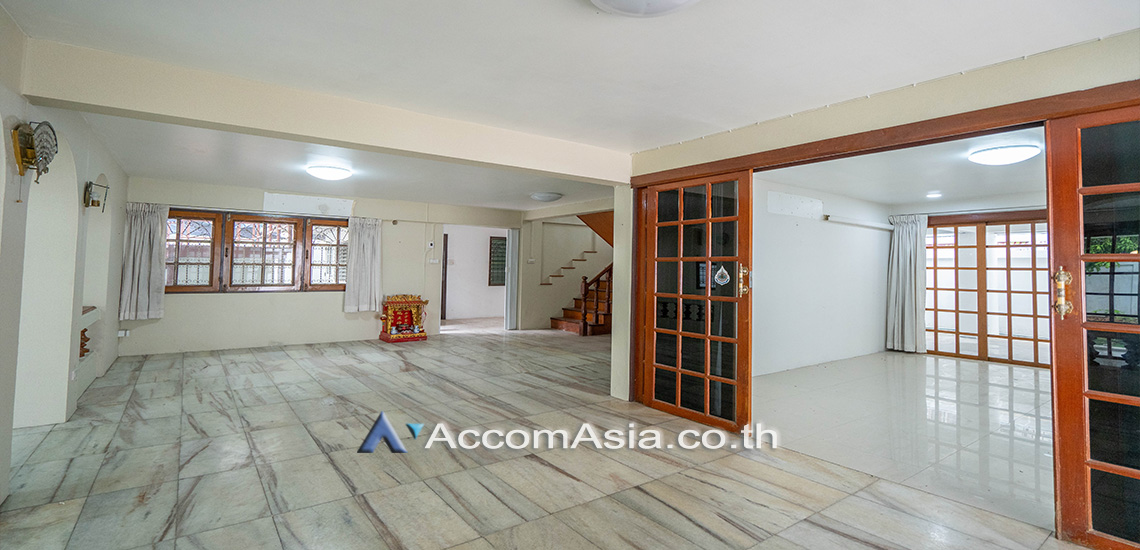 5  3 br House for rent and sale in Sukhumvit ,Bangkok BTS Asok - MRT Sukhumvit AA24422