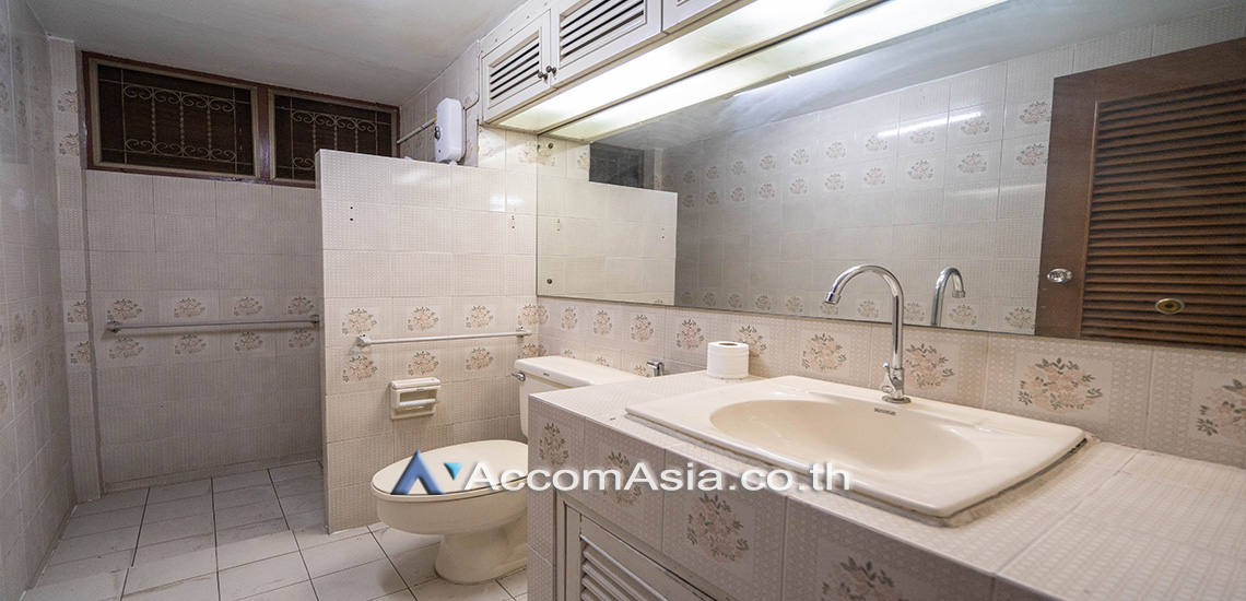 17  3 br House for rent and sale in Sukhumvit ,Bangkok BTS Asok - MRT Sukhumvit AA24422