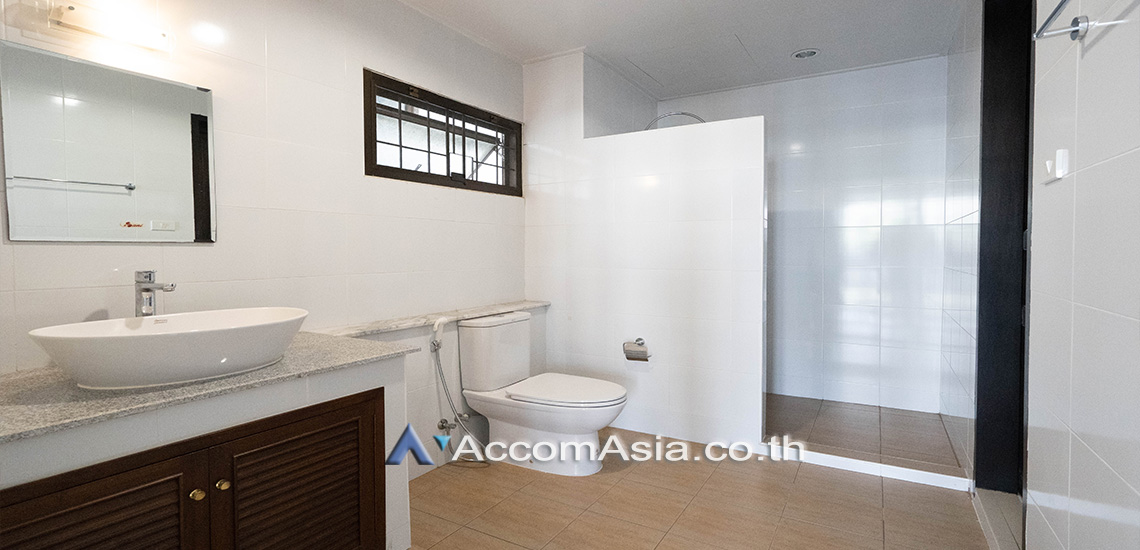 11  3 br Townhouse for rent and sale in Sukhumvit ,Bangkok BTS Phra khanong AA24452