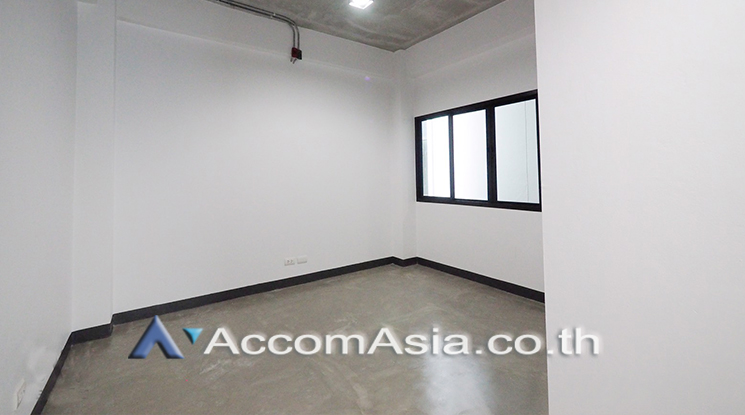  1  Office Space For Rent in Sukhumvit ,Bangkok BTS Thong Lo at 111 We space AA24606