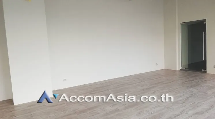 unit Retail / showroom For Rent in Sukhumvit, Bangkok  near BTS Phrom Phong (AA24617)