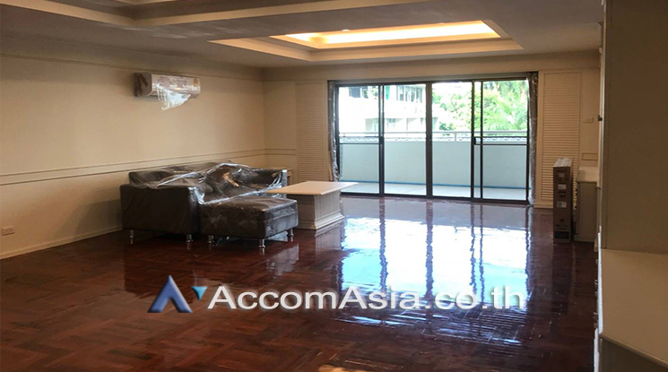  2  3 br Apartment For Rent in Sukhumvit ,Bangkok BTS Phrom Phong at Low-rise apartment, Walk 400m to BTS AA24638