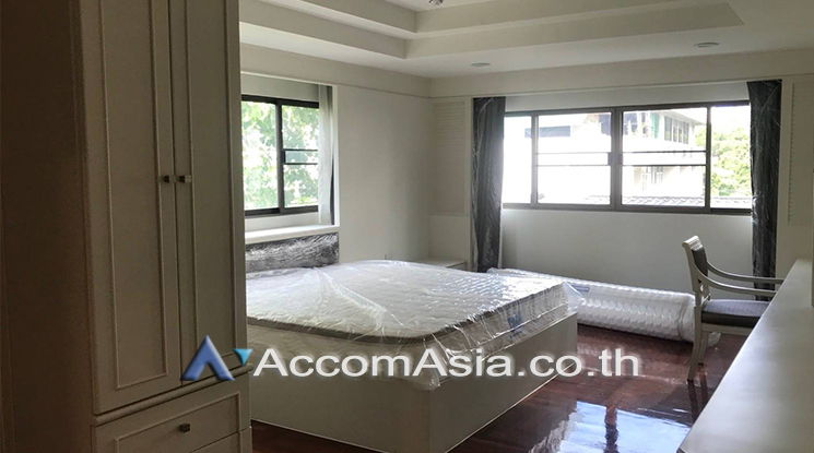 5  3 br Apartment For Rent in Sukhumvit ,Bangkok BTS Phrom Phong at Low-rise apartment, Walk 400m to BTS AA24638