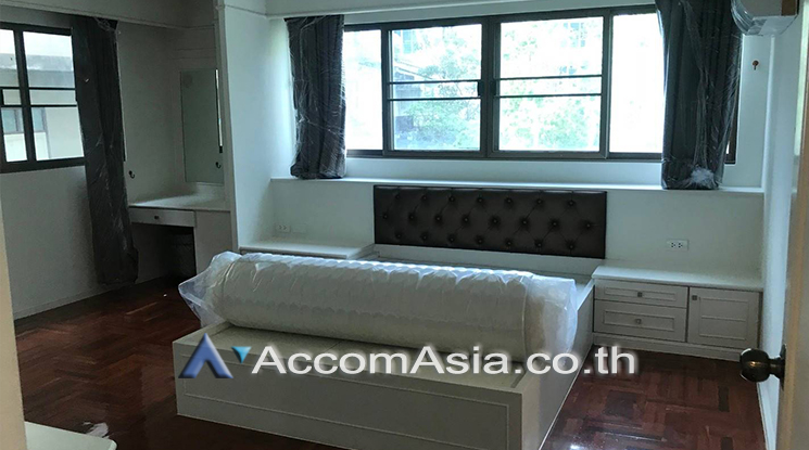 8  3 br Apartment For Rent in Sukhumvit ,Bangkok BTS Phrom Phong at Low-rise apartment, Walk 400m to BTS AA24638