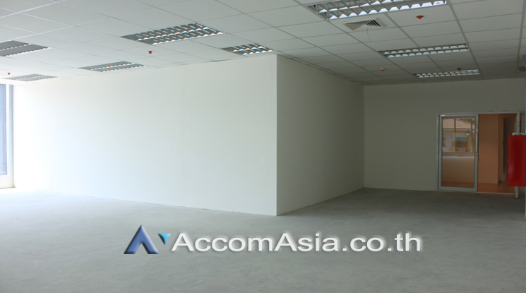 4  Office Space For Rent in Sukhumvit ,Bangkok BTS Phra khanong at Summer Hub AA24663