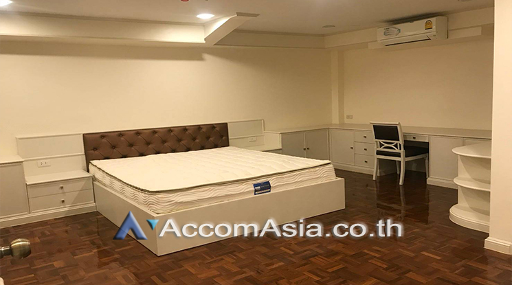 5  3 br Apartment For Rent in Sukhumvit ,Bangkok BTS Phrom Phong at Low-rise apartment, Walk 400m to BTS AA24673