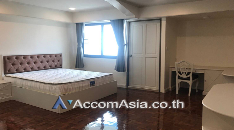 6  3 br Apartment For Rent in Sukhumvit ,Bangkok BTS Phrom Phong at Low-rise apartment, Walk 400m to BTS AA24673
