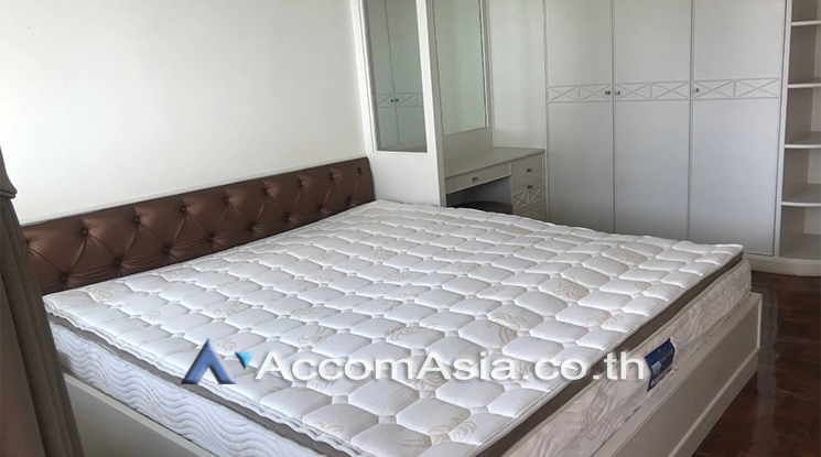 7  3 br Apartment For Rent in Sukhumvit ,Bangkok BTS Phrom Phong at Low-rise apartment, Walk 400m to BTS AA24673
