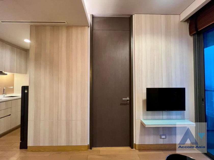 unit 1 Bedroom  Condominium For Rent & Sale in Sukhumvit, Bangkok  near BTS Phrom Phong (AA24680)