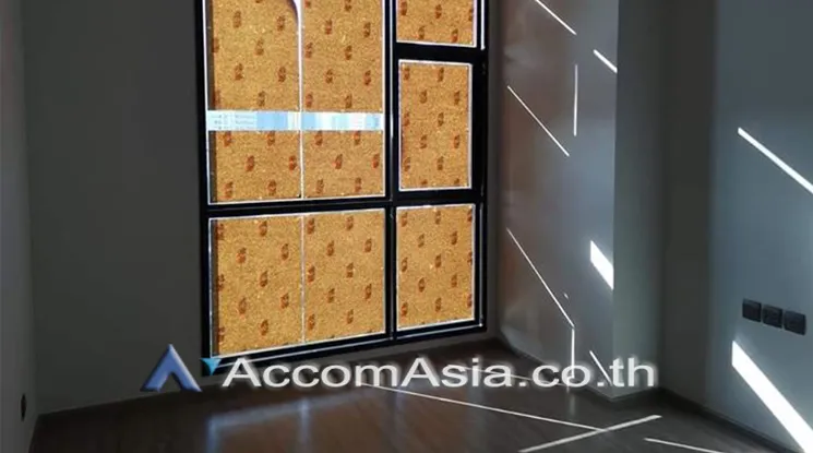 unit 1 Bedroom  Condominium For Sale in Sukhumvit, Bangkok  near BTS Ekkamai (AA24681)