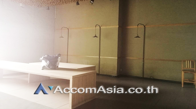 8  Retail / Showroom For Rent in Sukhumvit ,Bangkok BTS Thong Lo at Retail Space for RENT AA24687