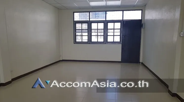unit 3 Bedrooms  Shophouse For Rent in Sathorn, Bangkok  (AA24690)