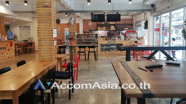  2  Retail / Showroom For Rent in Sukhumvit ,Bangkok BTS Asok AA24702