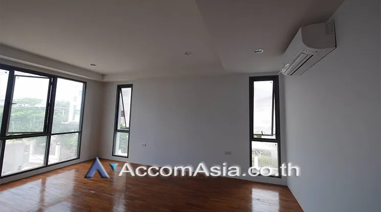  1  5 br House for rent and sale in Bang Na ,Bangkok BTS Bang Na at House in Compound AA24710