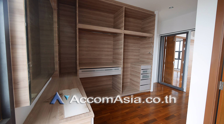  1  5 br House for rent and sale in Bang Na ,Bangkok BTS Bang Na at House in Compound AA24773