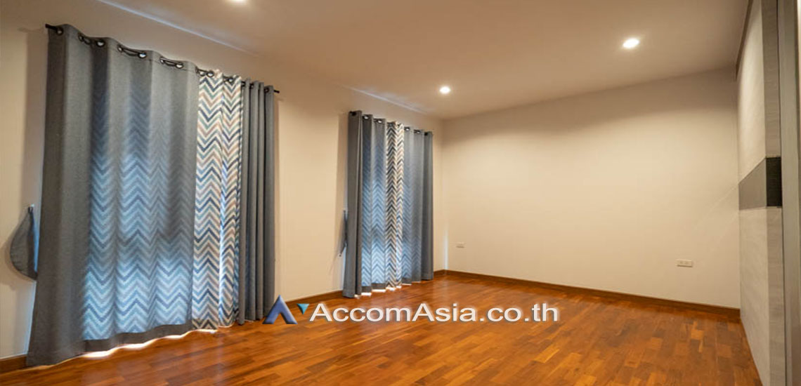 6  4 br House for rent and sale in Bang Na ,Bangkok BTS Bang Na at House in Compound AA24777