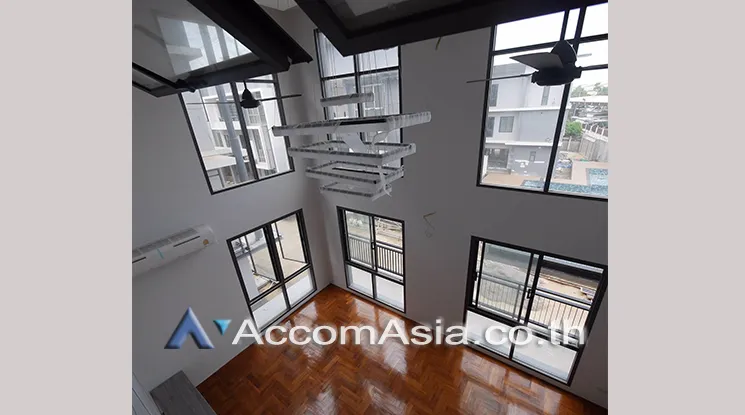unitPet friendly |  5 Bedrooms  House For Rent & Sale in Bang Na, Bangkok  near BTS Bang Na (AA24779)