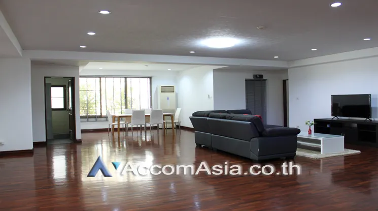 unit 4 Bedrooms  Apartment For Rent in Sukhumvit, Bangkok  near BTS Thong Lo (AA24801)