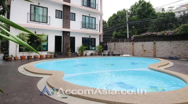  1  Apartment For Rent in Sukhumvit ,Bangkok BTS Ekkamai at Spacious Unique AA24814