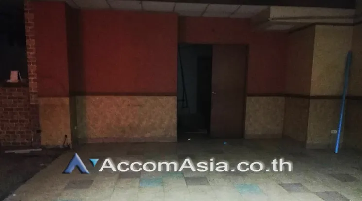 unit Retail / showroom For Rent in Silom, Bangkok  near BTS Sala Daeng - MRT Silom (AA24829)