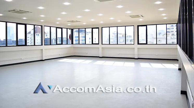 unitA whole floor |  Office space For Rent in Sukhumvit, Bangkok  near BTS Ploenchit (AA24881)
