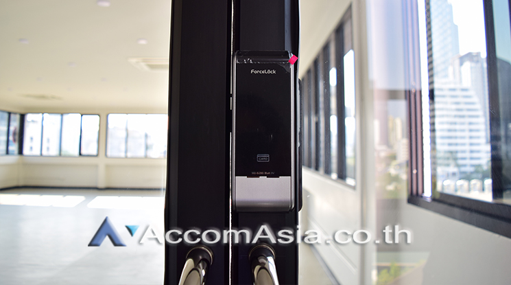 5  Office Space For Rent in Sukhumvit ,Bangkok BTS Ploenchit at Ploymitr Building AA24881