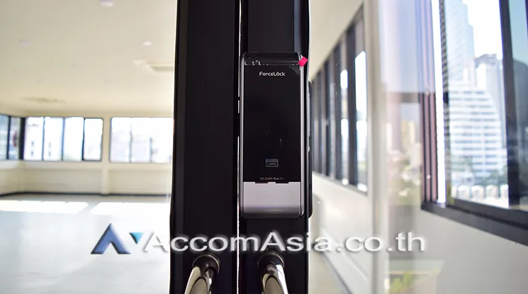 5  Office Space For Rent in Sukhumvit ,Bangkok BTS Ploenchit at Ploymitr Building AA24881
