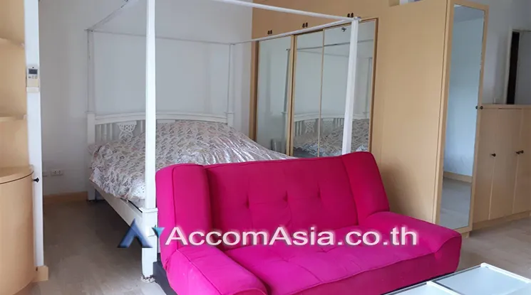 unit 1 Bedroom  Condominium For Sale in Phaholyothin, Bangkok  near BTS Saphan-Kwai (AA24888)