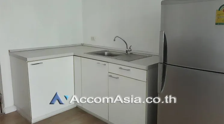 unit 1 Bedroom  Condominium For Sale in Phaholyothin, Bangkok  near BTS Saphan-Kwai (AA24889)