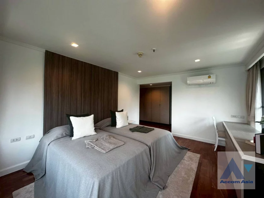 12  4 br Apartment For Rent in Sukhumvit ,Bangkok BTS Asok - MRT Sukhumvit at Warm Family Atmosphere AA24935