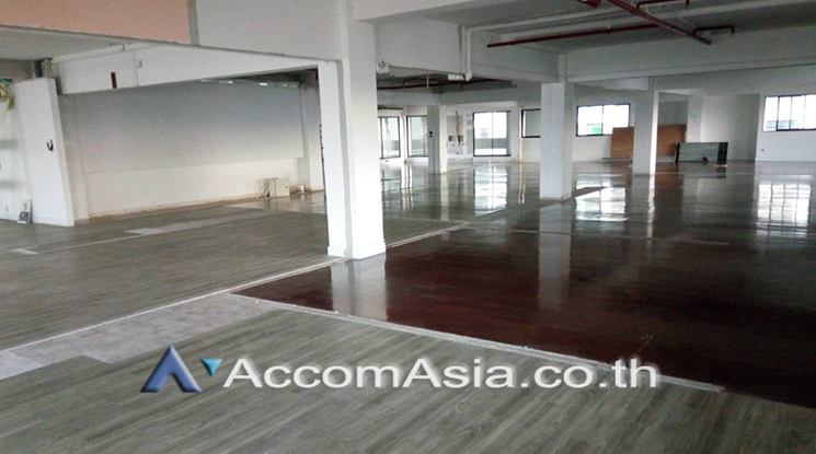  1  Office Space For Rent in Phaholyothin ,Bangkok BTS Saphan-Kwai at Office Space near BTS SaphanKwai AA24946