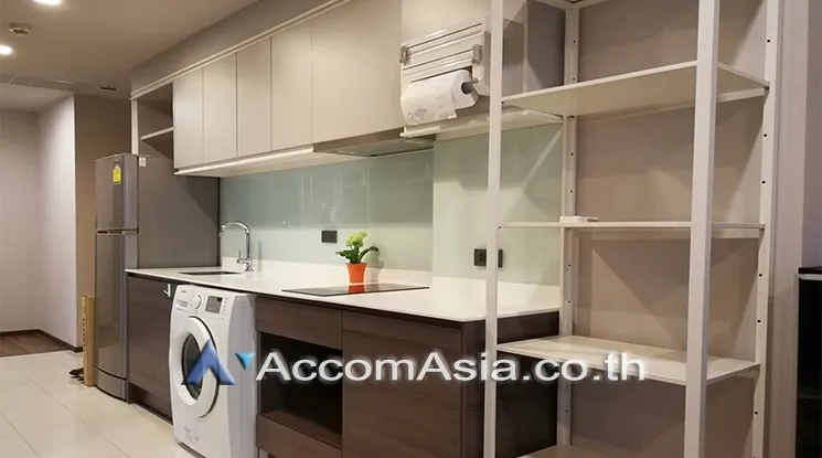 unitCorner Unit |  2 Bedrooms  Condominium For Rent in Sukhumvit, Bangkok  near BTS Ekkamai (AA24949)