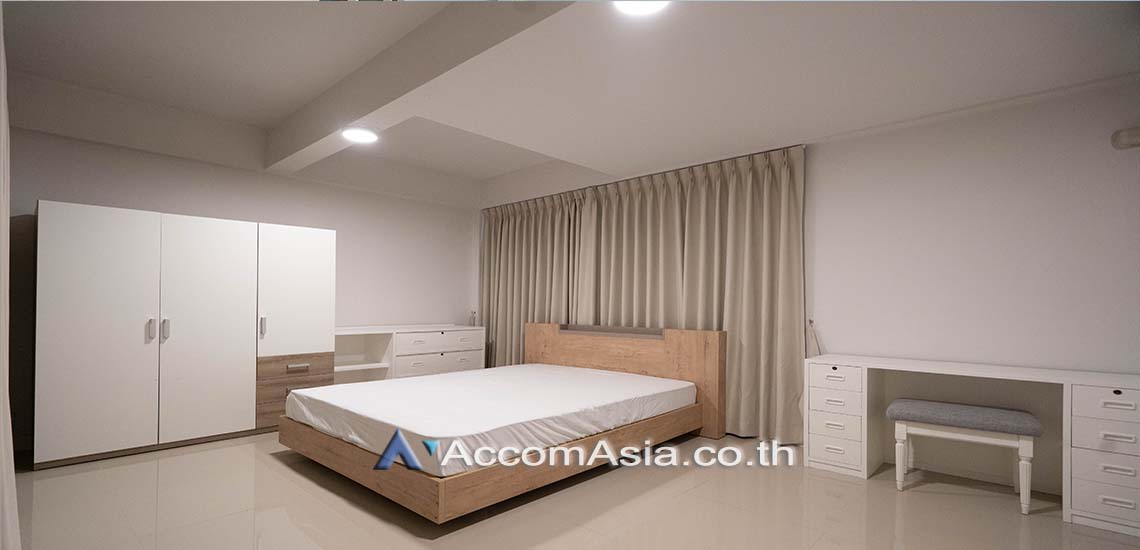 12  4 br House For Rent in Sukhumvit ,Bangkok BTS Phra khanong AA24957