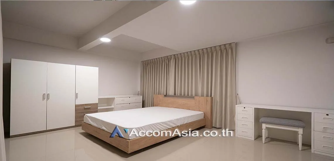 12  4 br House For Rent in Sukhumvit ,Bangkok BTS Phra khanong AA24957
