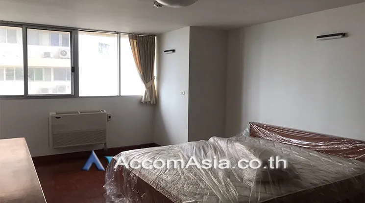 unit 3 Bedrooms  Condominium For Rent in Sukhumvit, Bangkok  near BTS Ekkamai (AA24997)
