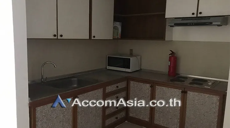 unit 3 Bedrooms  Condominium For Rent in Sukhumvit, Bangkok  near BTS Ekkamai (AA25002)