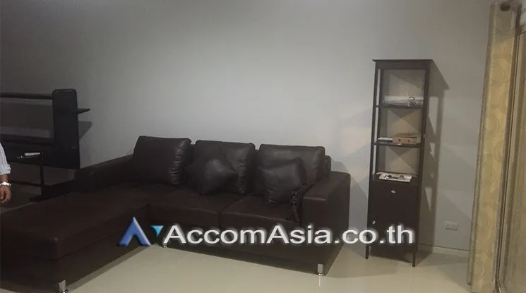 unit 3 Bedrooms  Townhouse For Rent & Sale in Sukhumvit, Bangkok  near BTS On Nut (AA25062)